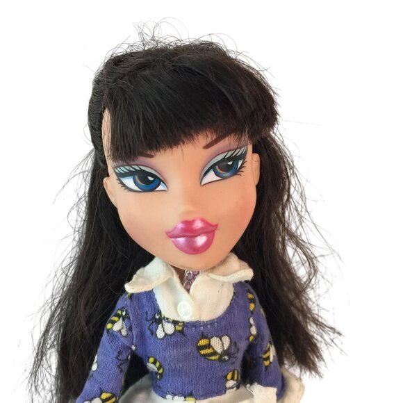 Vintage MGA Bratz Jade Doll with Bumble Bee Shirt Pants Boots 2001 - Picture 2 of 7